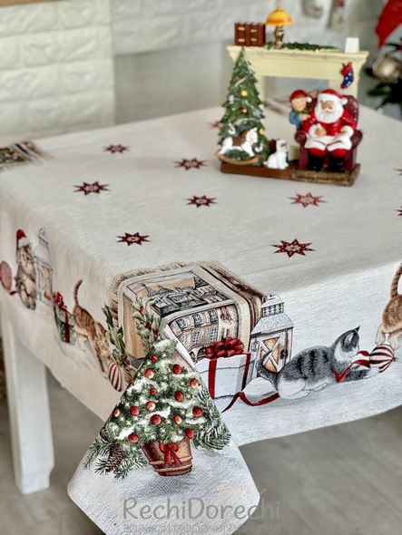 Скатертина гобеленова новорічна "Holiday kittens" (срібний люрекс), 137x137, Квадратна