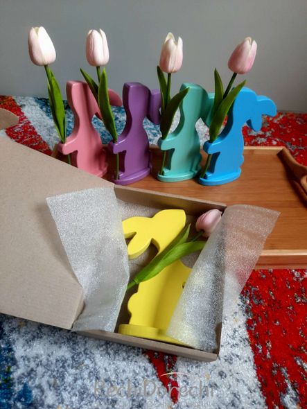 Фигурка декоративная "Зайка с тюльпаном", голубой, 18 см