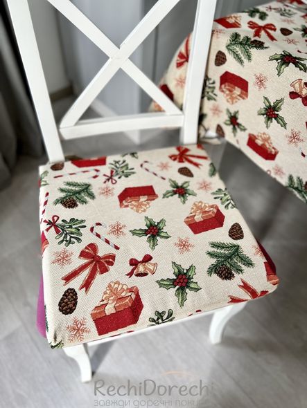 Новорічна подушка на стілець гобеленова «Подаруночки» (Золотий люрекс), 40x40