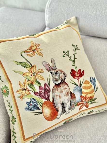 Наволочка гобеленовая "Весенний кролик", 45x45