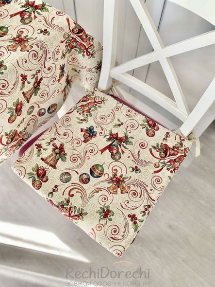 Новогодняя подушка на стул гобеленовая «Праздничный узор» (Золотой люрекс), 40x40