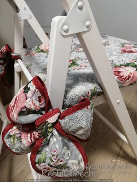 Подушка на стул гобеленовая "Цветы классические", 40x40